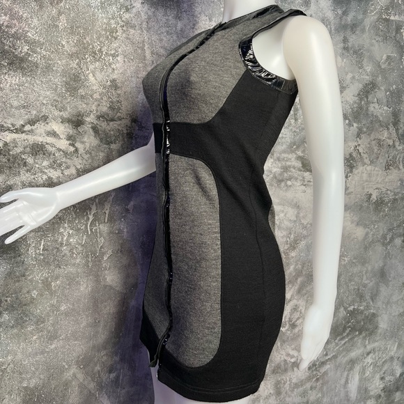 Nicholai by Nicky Hilton zip front wool dress - Picture 2 of 12